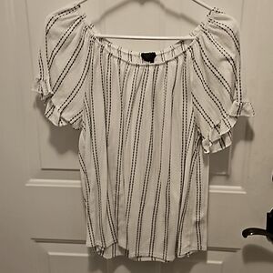 W5 xl women's top, white with black dotted stripes. Polyester and rayon.